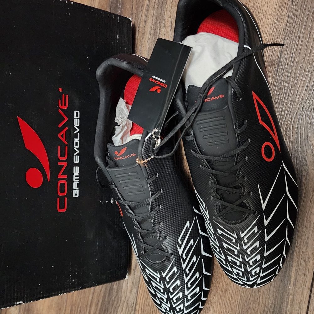 Black and Red CONCAVE HALO2 cleates